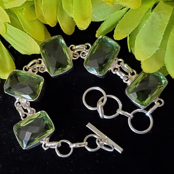 Jewelry - 💚 GREEN AMEYTHST BRACELET